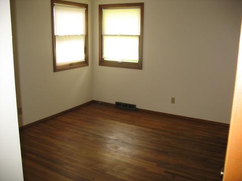 826 14th St, Peru, IL 61354 photo 9