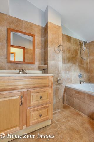 921 North Ave, Des Plaines, IL 60016 photo 16