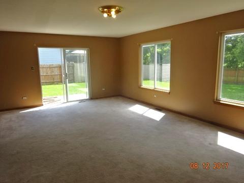 4512 Willowbend Dr, Plainfield, IL 60586 photo 7