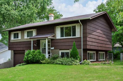 1635 Dennison Rd, Hoffman Estates, IL 60169 photo 1