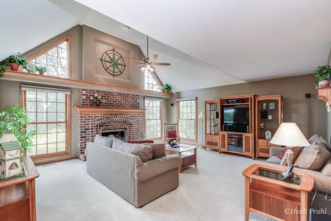 89 N Forestview Ln, Aurora, IL 60502 photo 9