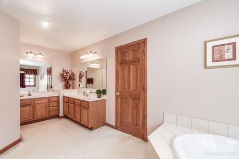 89 N Forestview Ln, Aurora, IL 60502 photo 18
