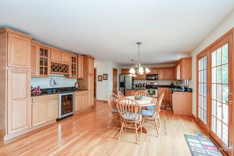 89 N Forestview Ln, Aurora, IL 60502 photo 4