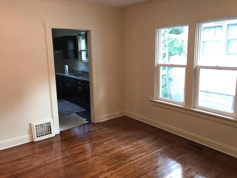 326 White Ave, Joliet, IL 60433 photo 3