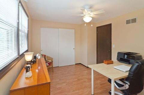 1755 Devonshire Ct, Elgin, IL 60123 photo 21