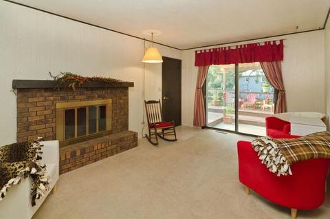 1755 Devonshire Ct, Elgin, IL 60123 photo 4