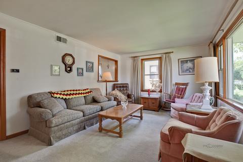 8 N 5th Ave, Des Plaines, IL 60016 photo 3