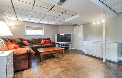 1406 E Small Ln, Mount Prospect, IL 60056 photo 5