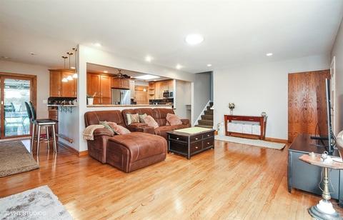 1406 E Small Ln, Mount Prospect, IL 60056 photo 2