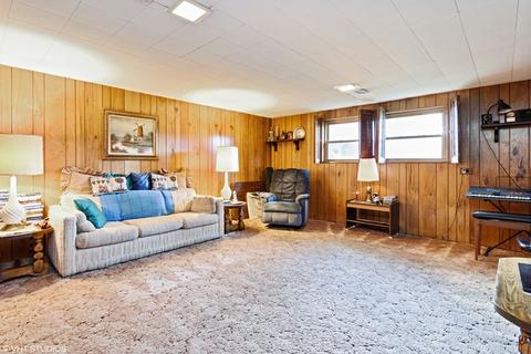 410 S Pine St, Mount Prospect, IL 60056 photo 5