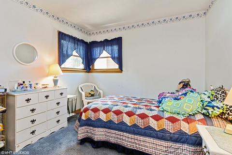 410 S Pine St, Mount Prospect, IL 60056 photo 8
