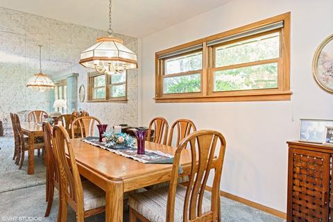 410 S Pine St, Mount Prospect, IL 60056 photo 4