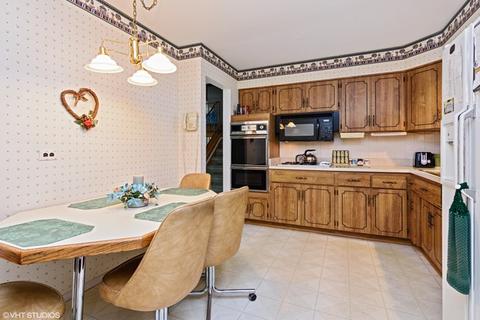 410 S Pine St, Mount Prospect, IL 60056 photo 3