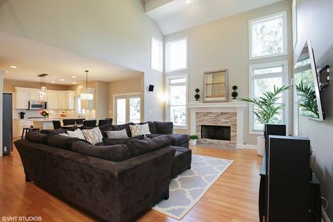 860 Freeman Rd, Hoffman Estates, IL 60192 photo 9