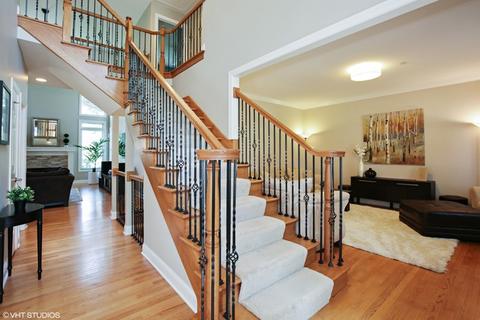 860 Freeman Rd, Hoffman Estates, IL 60192 photo 2