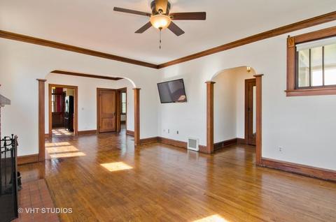 417 Oak St, Elgin, IL 60123 photo 3