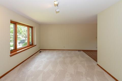143 S Berteau Ave, Bartlett, IL 60103 photo 2