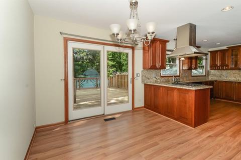 143 S Berteau Ave, Bartlett, IL 60103 photo 8