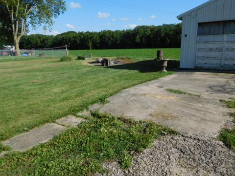 408 E 6th St, Long Point, IL 61333 photo 4
