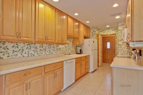 403 E Berkshire Ln, Mount Prospect, IL 60056 photo 8