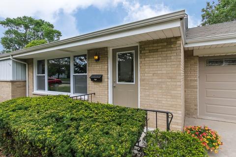 1774 E Lincoln Ave, Des Plaines, IL 60018 photo 2