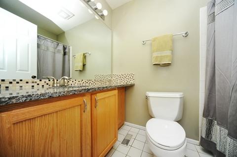 1404 Shore Ct #D1, Wheeling, IL 60090 photo 9