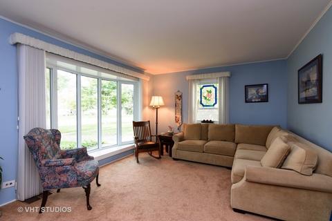 2412 Campbell St, Rolling Meadows, IL 60008 photo 2