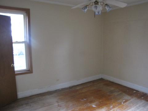 10042 S Eberhart Ave, Chicago, IL 60628 photo 9