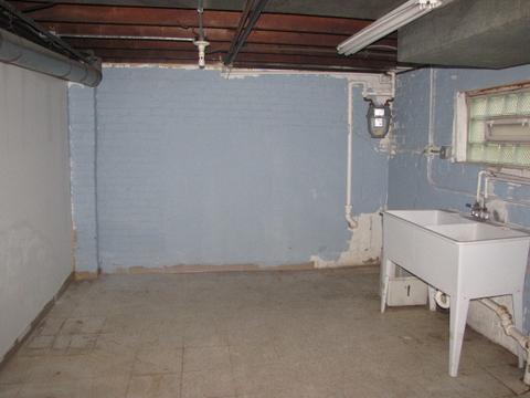 10042 S Eberhart Ave, Chicago, IL 60628 photo 14