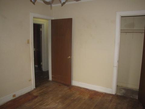 10042 S Eberhart Ave, Chicago, IL 60628 photo 10
