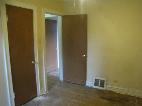 10042 S Eberhart Ave, Chicago, IL 60628 photo 12