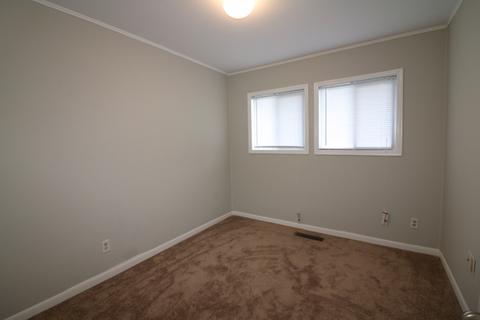 2210 Manor Ln, Mchenry, IL 60051 photo 10