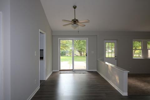 2210 Manor Ln, Mchenry, IL 60051 photo 4
