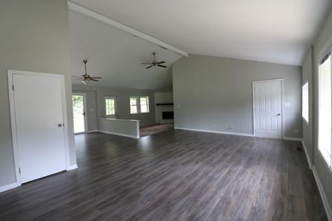 2210 Manor Ln, Mchenry, IL 60051 photo 3