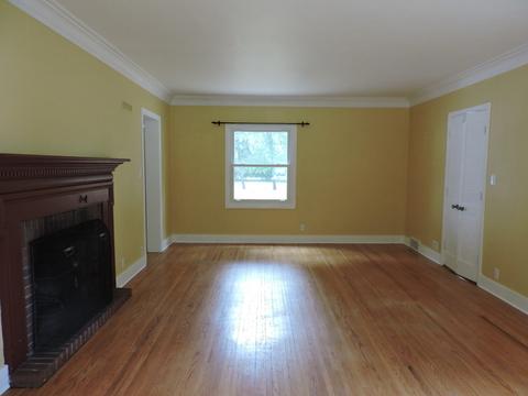 570 Normal Rd, Dekalb, IL 60115 photo 5
