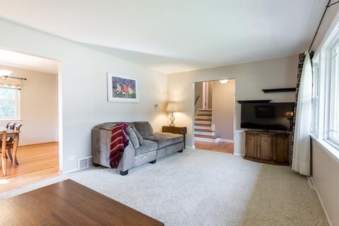 312 Robin Hill Dr, Naperville, IL 60540 photo 3