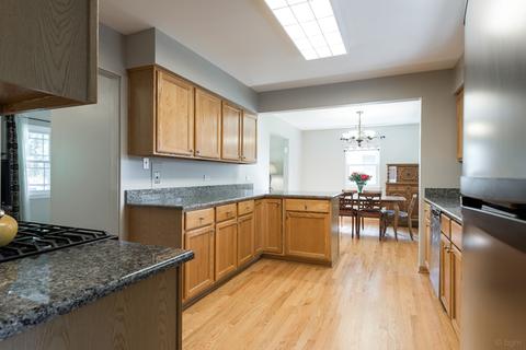 312 Robin Hill Dr, Naperville, IL 60540 photo 11