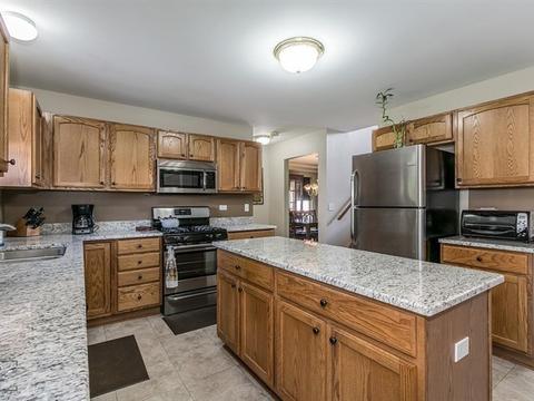 2103 Fairfield Dr, Plainfield, IL 60586 photo 9