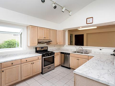 1421 Stonegate Rd, Naperville, IL 60540 photo 5