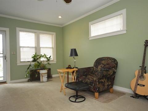 8215 44th Pl, Lyons, IL 60534 photo 2