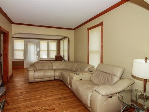 813 Preston Ave, Elgin, IL 60120 photo 4