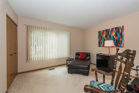 1202 Waltham Ln, Bartlett, IL 60103 photo 16