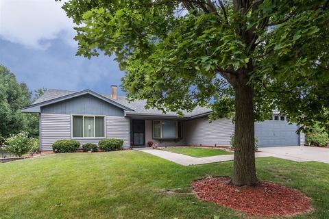 1202 Waltham Ln, Bartlett, IL 60103 photo 2