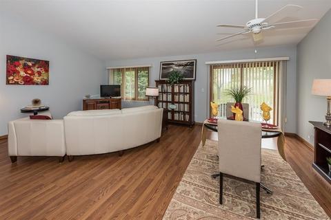 1202 Waltham Ln, Bartlett, IL 60103 photo 5