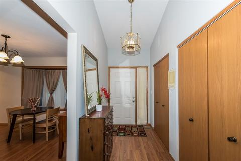 1202 Waltham Ln, Bartlett, IL 60103 photo 4