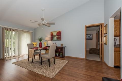 1202 Waltham Ln, Bartlett, IL 60103 photo 9