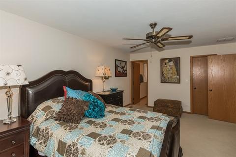 1202 Waltham Ln, Bartlett, IL 60103 photo 13