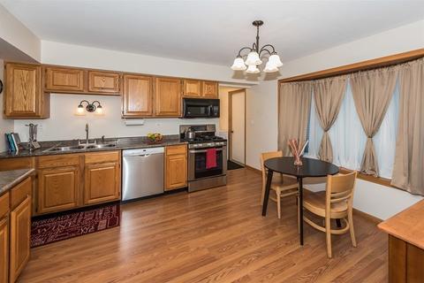 1202 Waltham Ln, Bartlett, IL 60103 photo 10