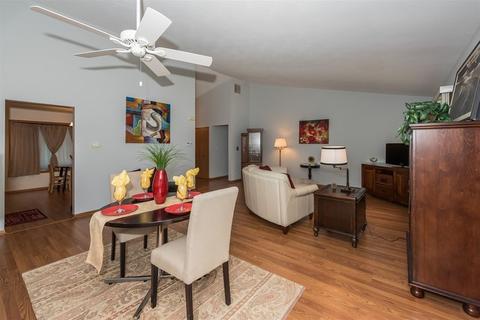 1202 Waltham Ln, Bartlett, IL 60103 photo 8