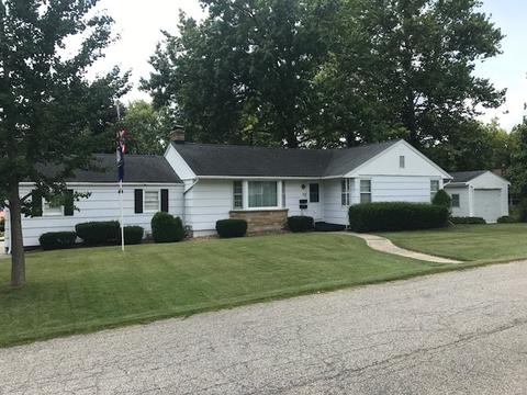 1112 Douglas Ter, Dixon, IL 61021 photo 1